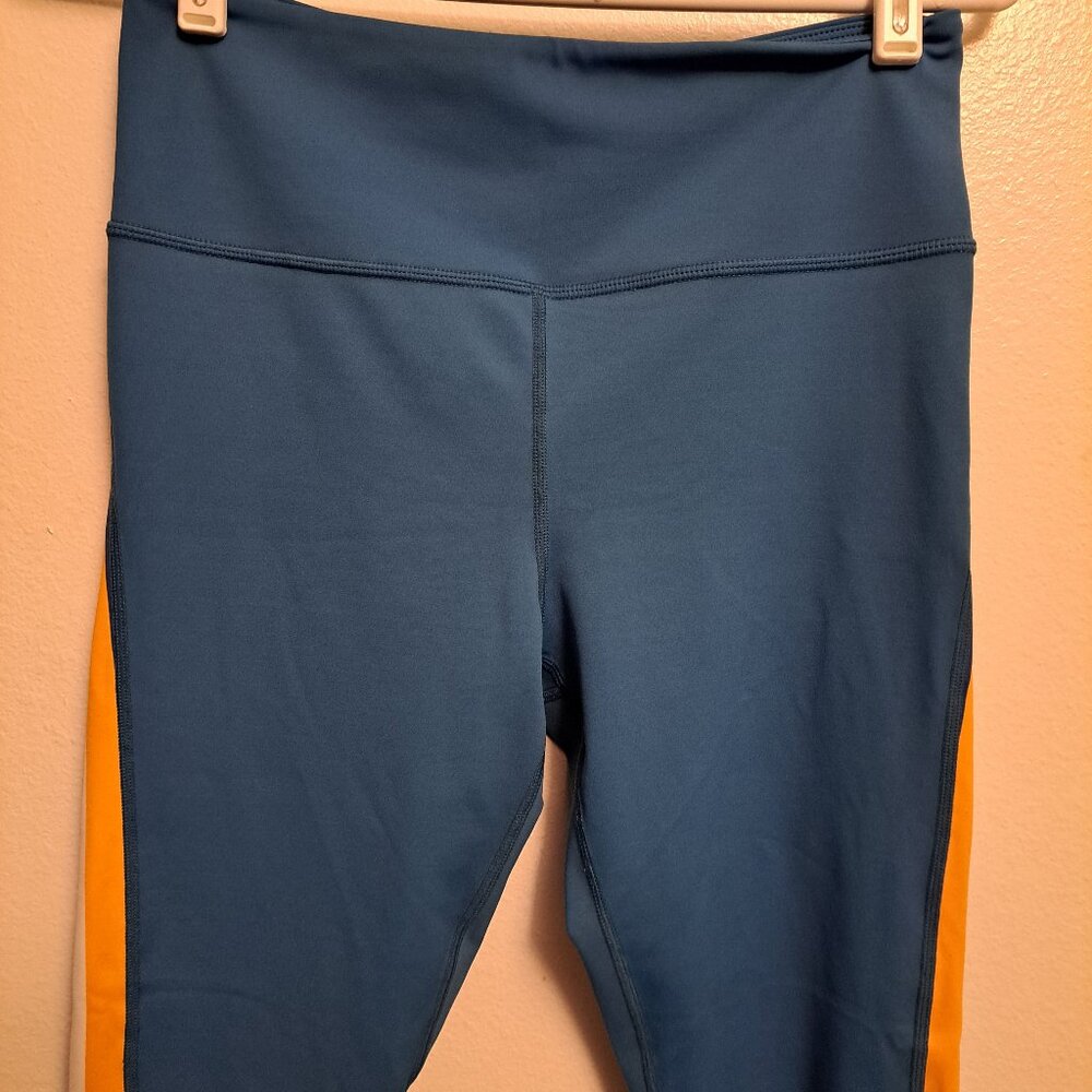 Zyia Janis Light N Tight Hi-Rise Side Stripe 7/8 Leggings - Picture 7 of 9